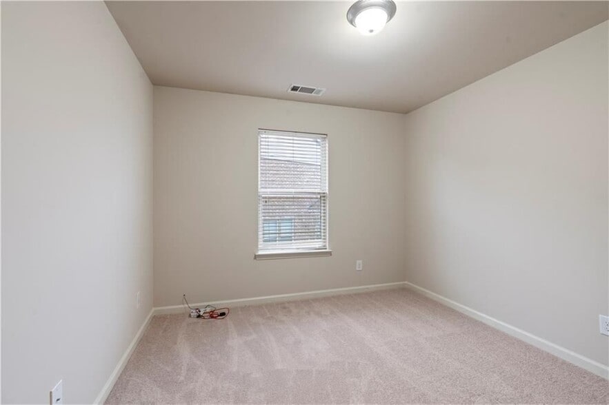 Building Photo - 3879 Brockenhurst Dr