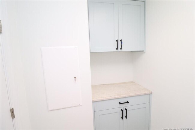 Building Photo - 410 Boscawen Ln