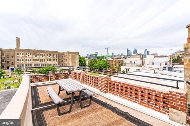 Building Photo - 1210 S 11th St