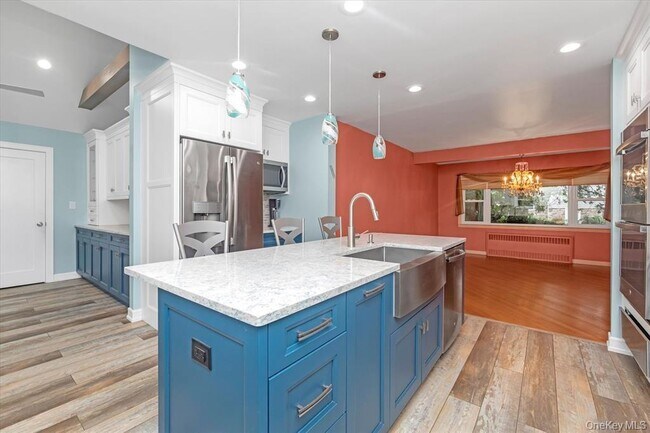 Building Photo - 709 Carlyle St