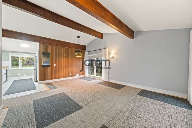 Building Photo - 268 Edgewood Dr