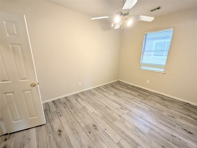 Building Photo - 6012 Timber Oaks Ridge