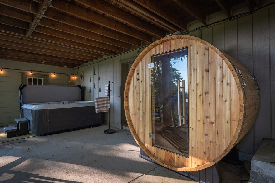 Building Photo - 134 Wolf's Head Ct