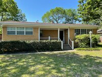 Building Photo - 1419 Linden Dr