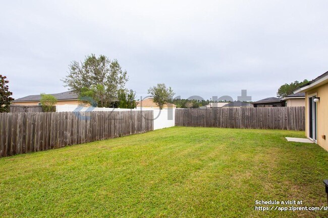 Building Photo - 15307 Bareback Dr