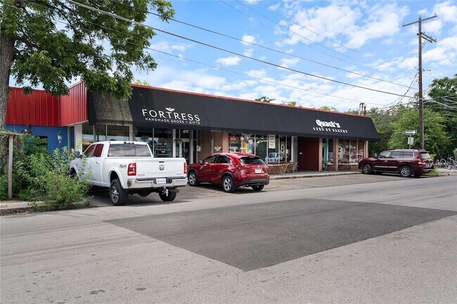 Building Photo - 407 E 45th St