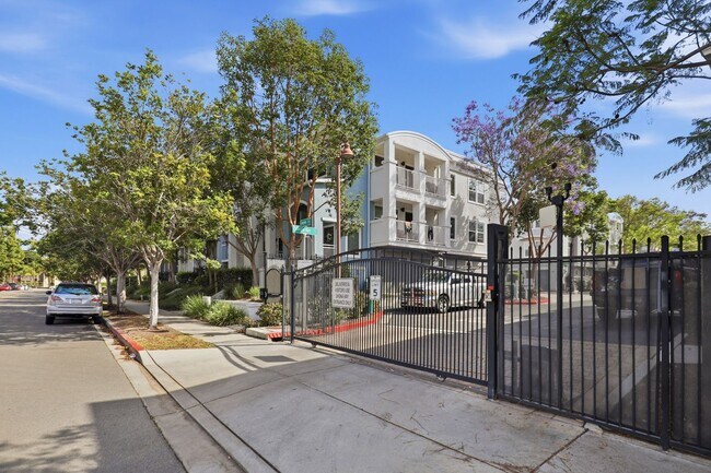 Building Photo - Point Loma, "The Bay" 2 bed 2 Bath Townhome now available! Amazing amenities, don't miss out