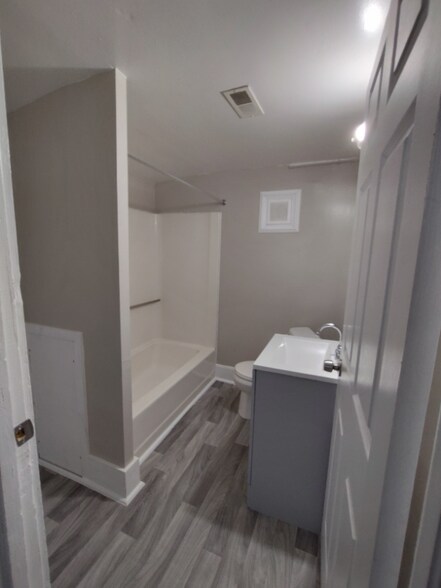 Building Photo - 2509 Washington Ave