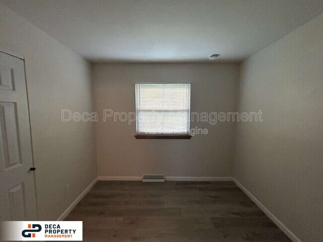 Building Photo - 410 Duchesne Ave