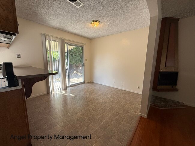 Building Photo - 7130 Reichmuth Way