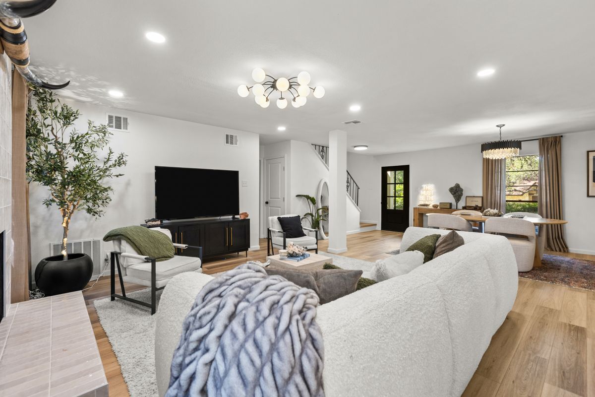 Building Photo - 2822 Low Oak