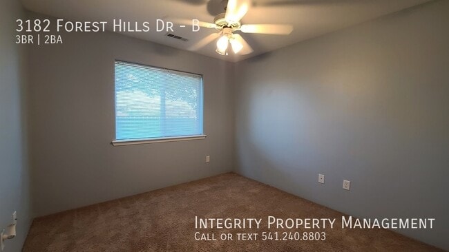 Building Photo - 3182 Forest Hills Dr