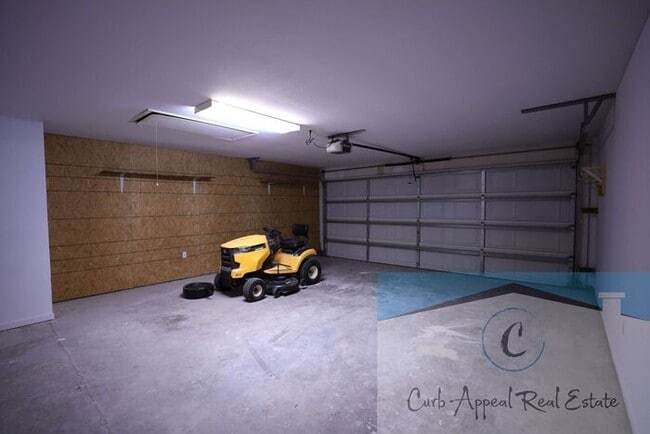 Building Photo - First month move in special $900!! Beautiful 3-bed, 2 bath condo with fireplace, 2-car garage - i...