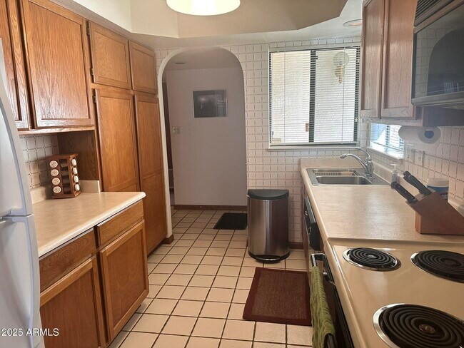 Building Photo - 16615 E Gunsight Dr