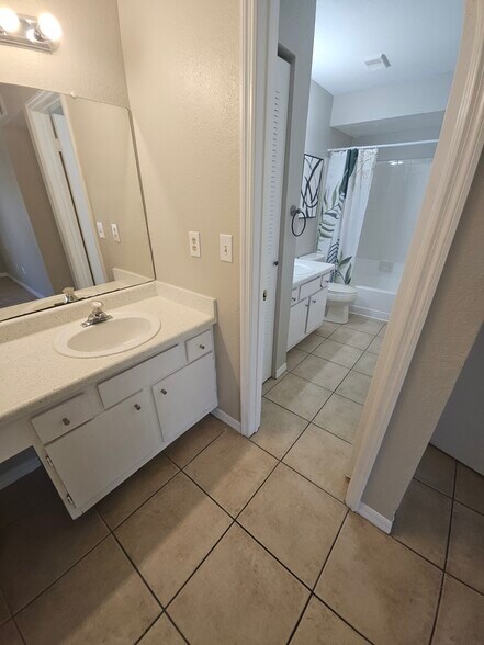 Building Photo - 4658 Commander Dr