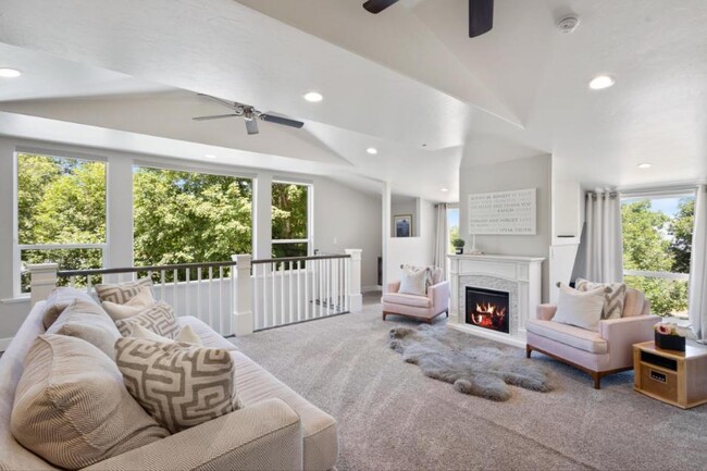 Primary Photo - 30 E Deer Meadow Ct