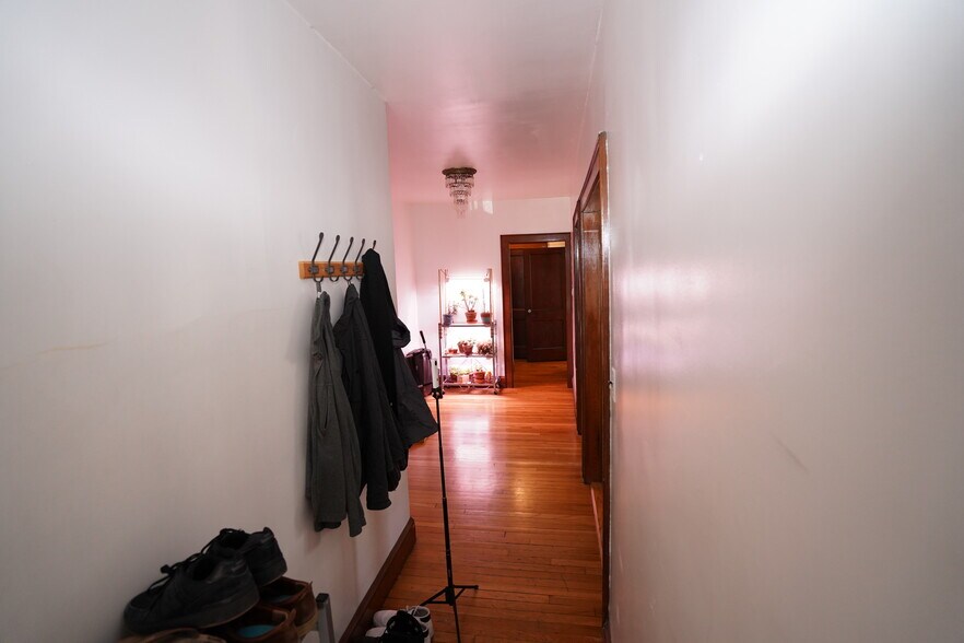 Building Photo - 59 Maple Ave