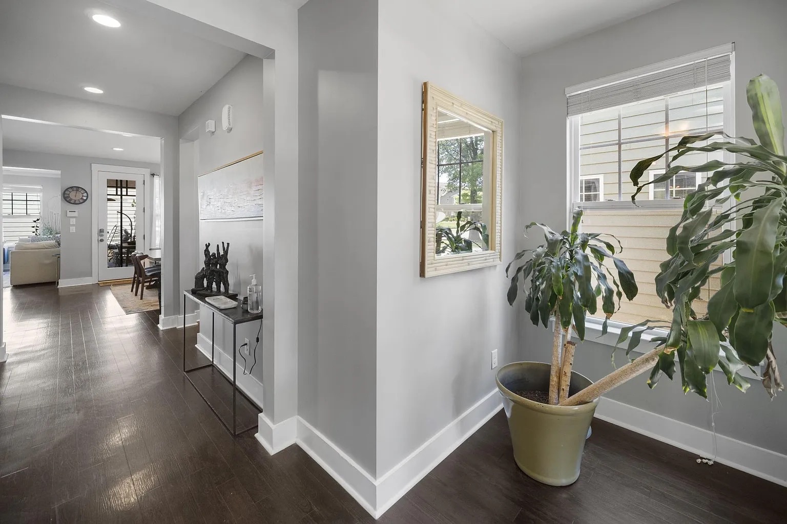 Building Photo - Room in House on Double Oaks Rd