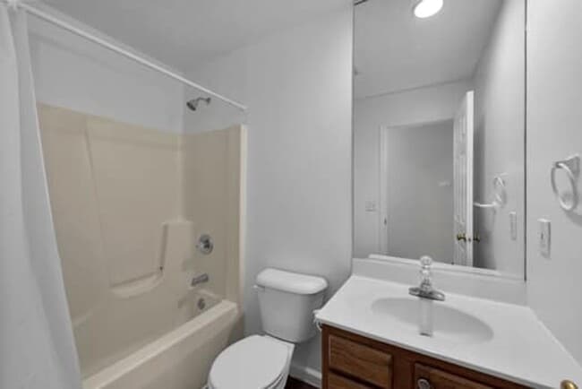 Building Photo - 5691 Victoryview Ln