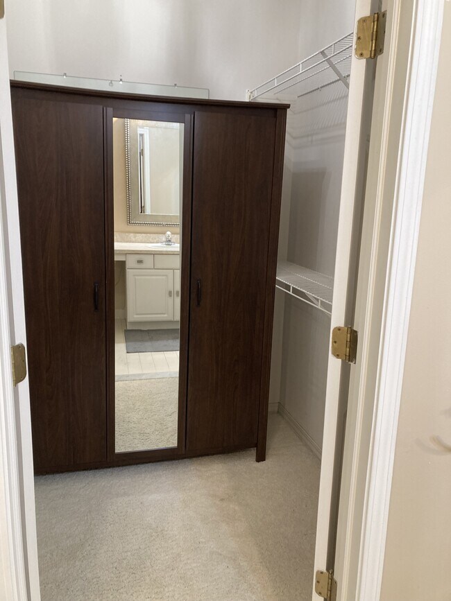 Building Photo - 41645 Copper Creek Dr