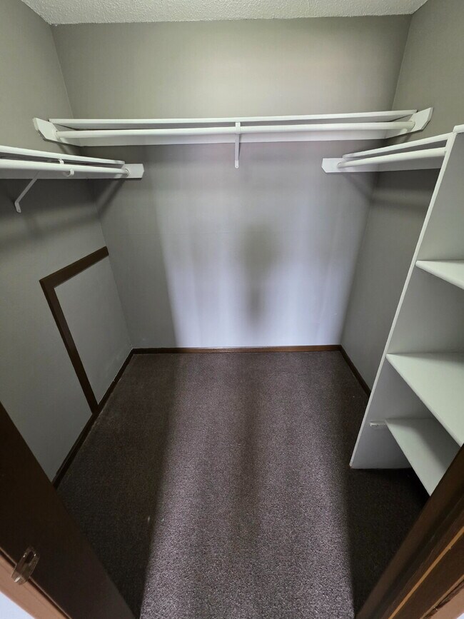 Building Photo - *WINTER MOVE-IN SPECIAL* 3 Bedroom | 2 Bat...