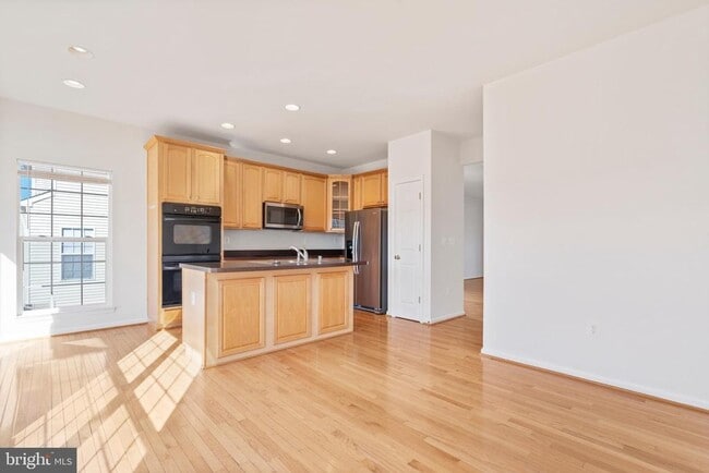 Building Photo - 200 Chesterbrook Ct