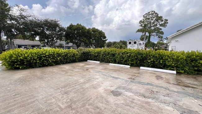 Building Photo - 13984 Morning Glory Dr