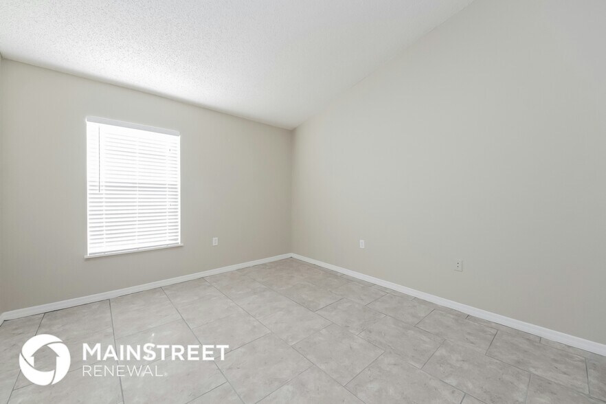 Building Photo - 945 Delano Ct