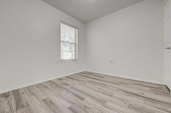 Building Photo - 8417 Twiggy Ln