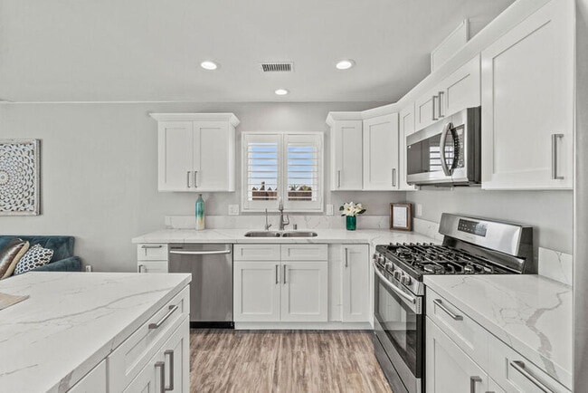 Building Photo - 292 Slate St