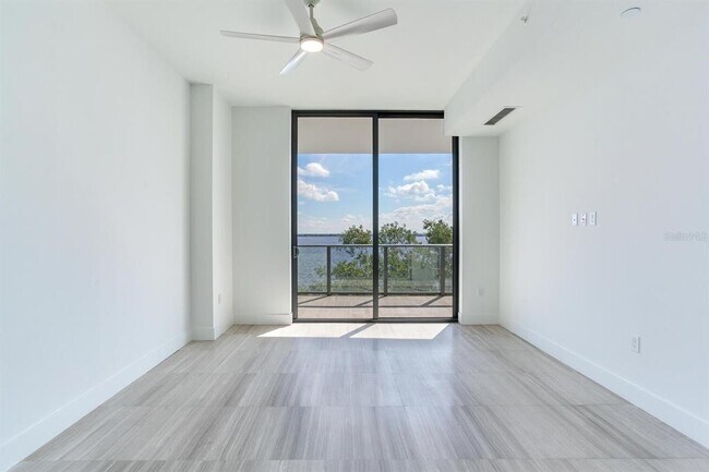 Building Photo - 2912 W Santiago St