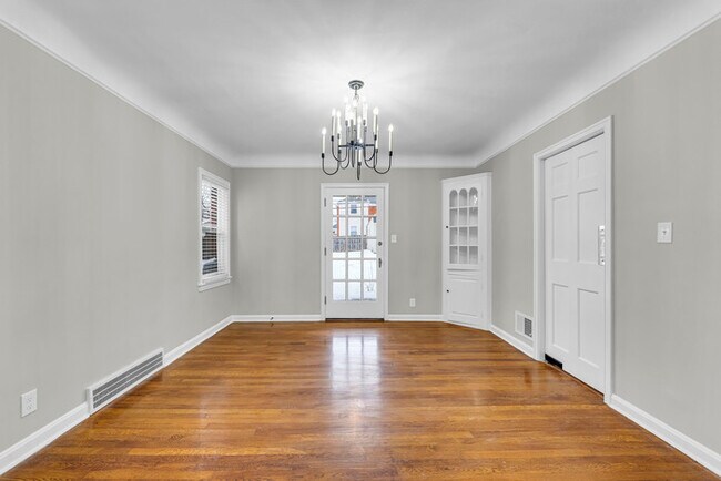 Building Photo - 2555 Saybrook Rd