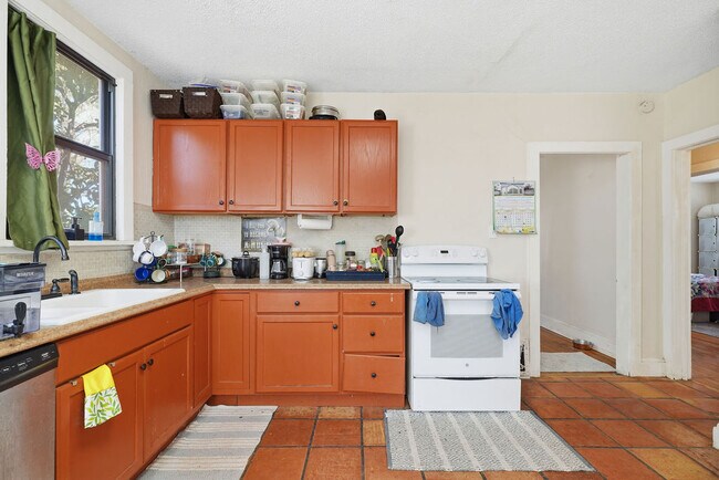 Building Photo - 2317 18th St