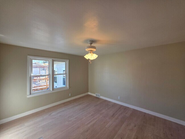 Building Photo - 367 Mohawk Ave