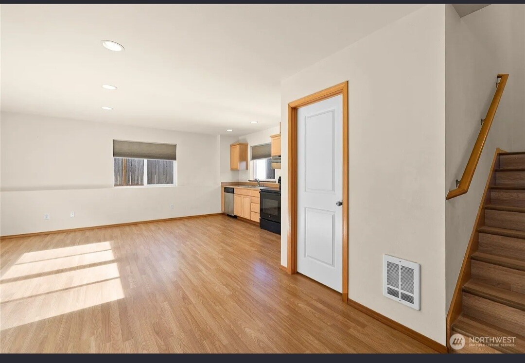 Building Photo - 3128 Broadway