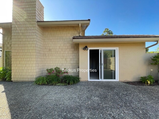 Building Photo - Recently remodeled three bedroom home in T...