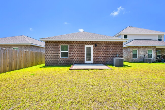 Building Photo - 4 Bedroom Home Near NAS Pensacola