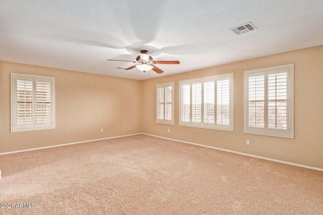 Building Photo - Eagle Glen Cul-de-sac Beauty