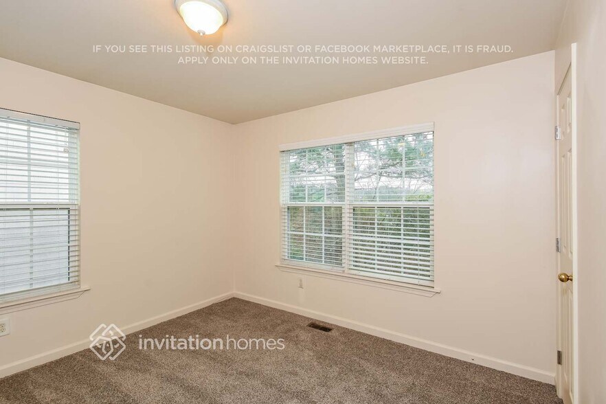 Building Photo - 112 Village Pkwy