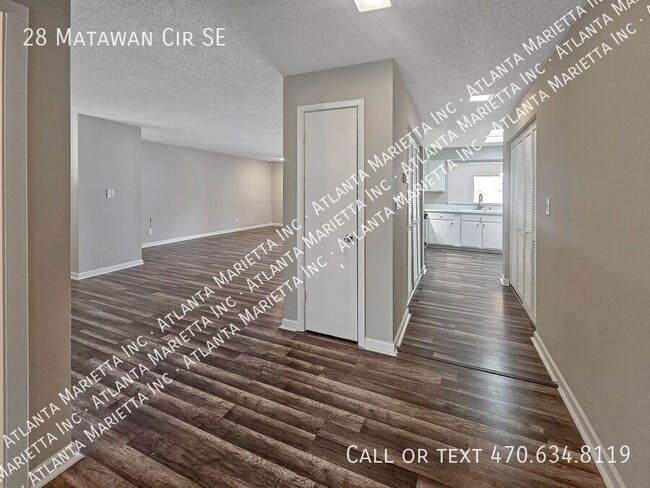 Building Photo - Stylish 2-Bedroom, 2-Bath End-Unit Condo i...