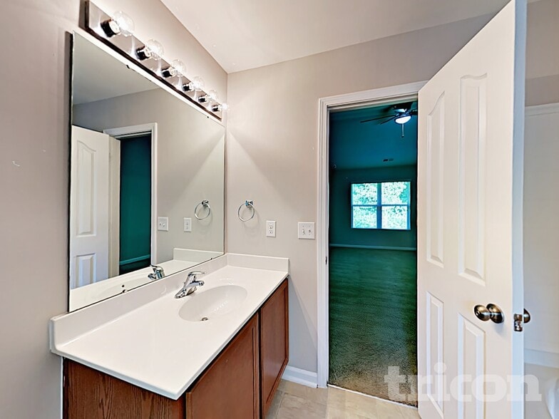 Building Photo - 4915 Magnasco Ln