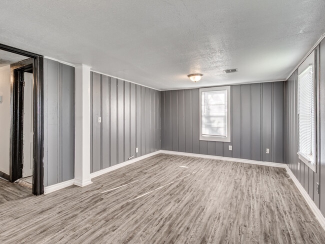 Building Photo - 5810 NW 41st St