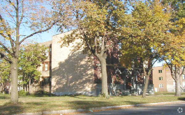 Primary Photo - 5216-5218 S Prairie Ave