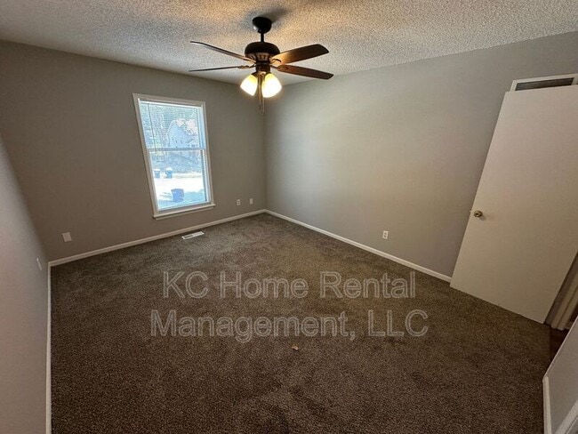 Building Photo - 433 Lee Dr
