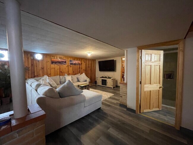 Building Photo - 7843 W Gunnison St