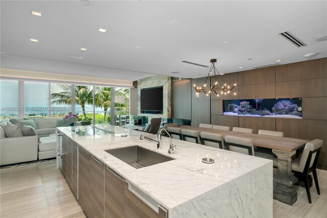 Building Photo - 321 Ocean Dr