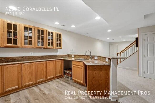 Building Photo - 42990 Coralbells Pl
