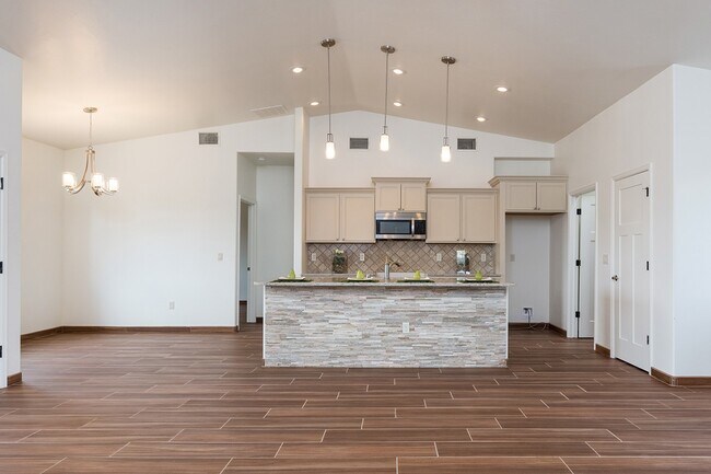 Building Photo - 4507 Mesa Central Dr