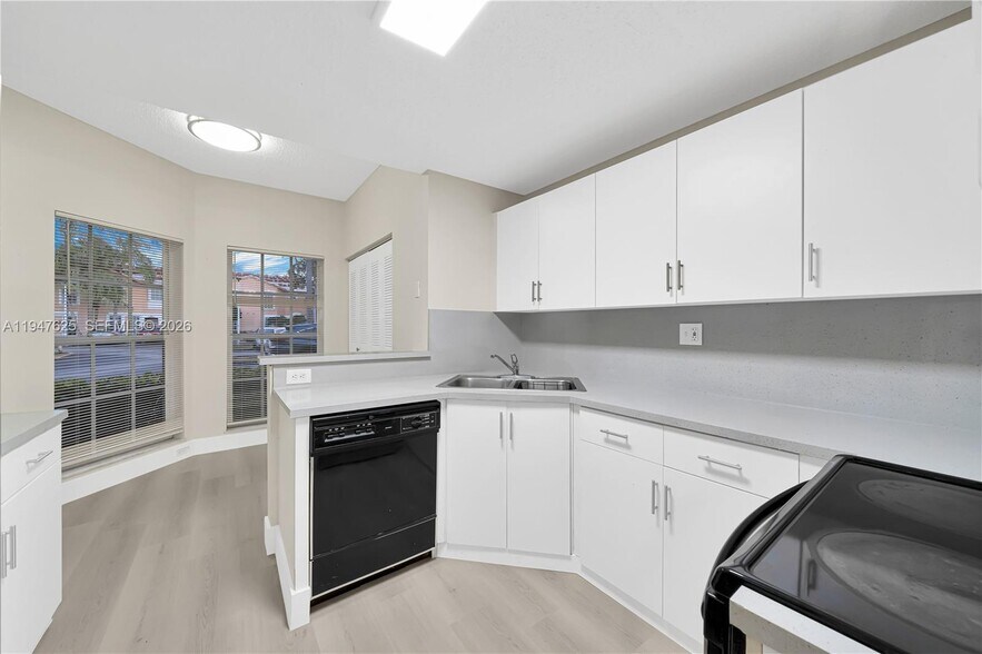 Building Photo - 14325 SW 57th Ln