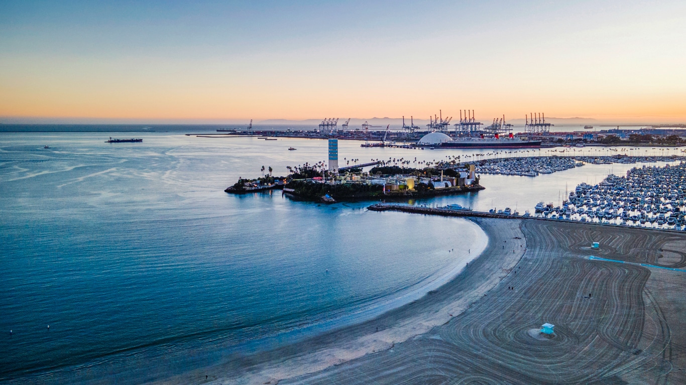 Building Photo - 1140 E Ocean Blvd